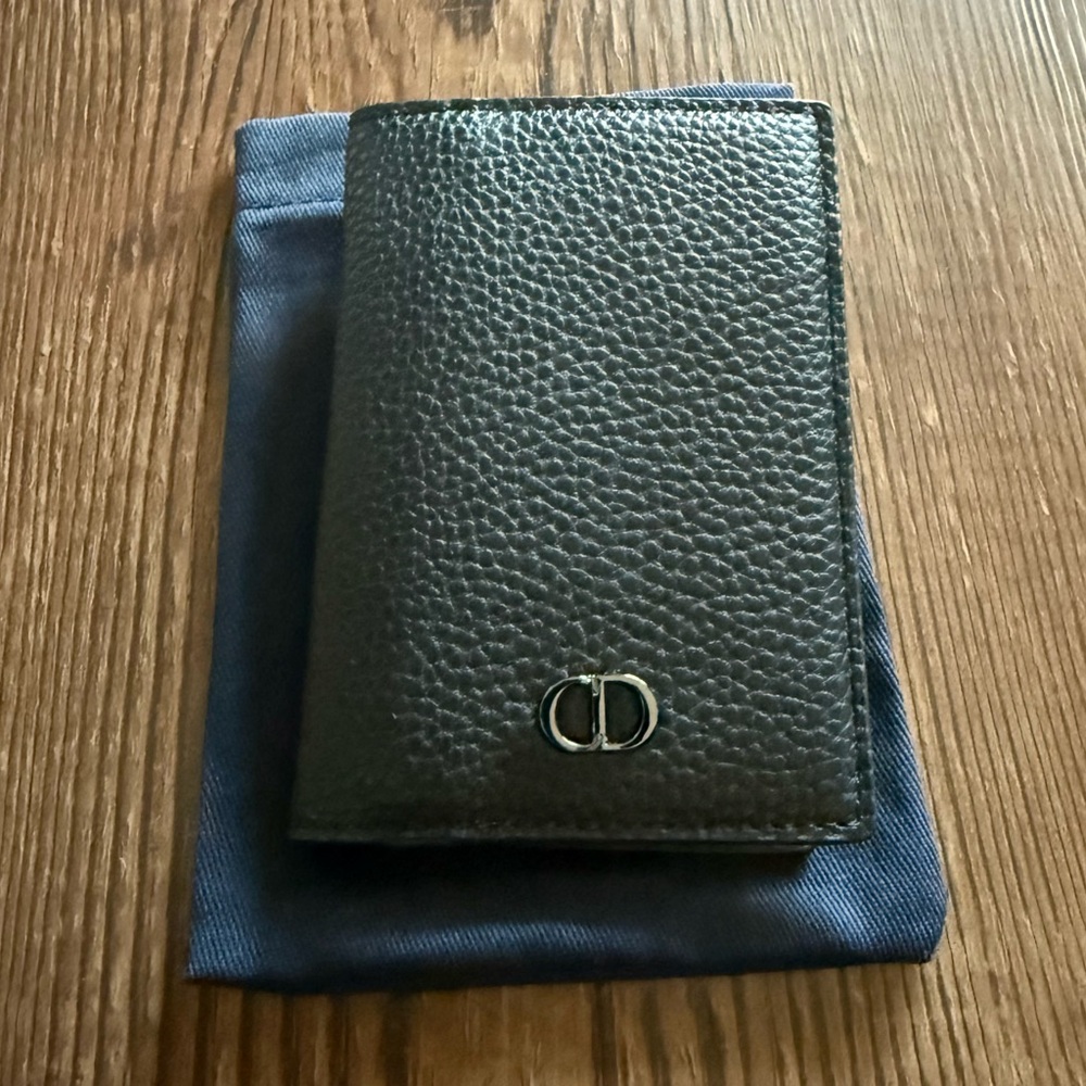 DIOR Beauty GWP Double Fold Card Holder - Picture 5 of 8